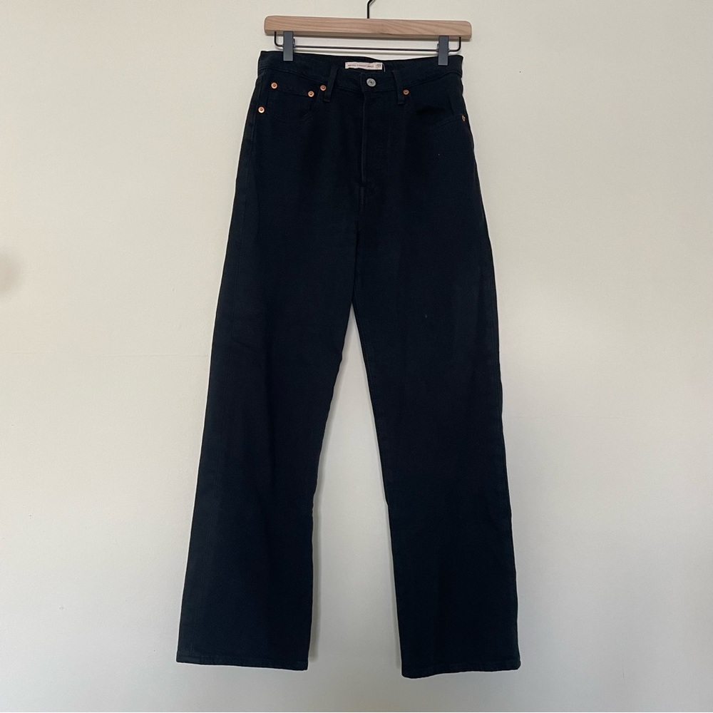 Women’s Levi’s Ribcage Straight Ankle Jean in Size 27